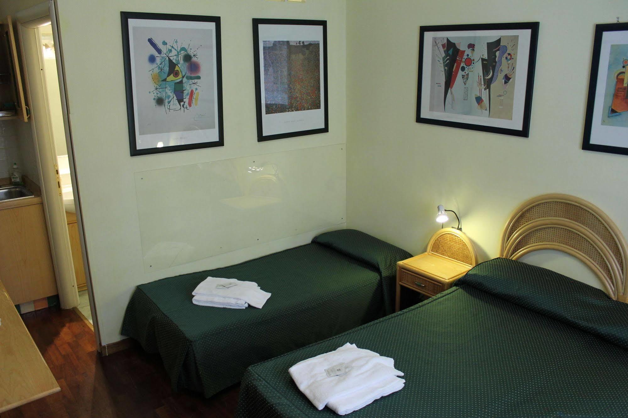 Aparthotel Tourist House Roma Extérieur photo