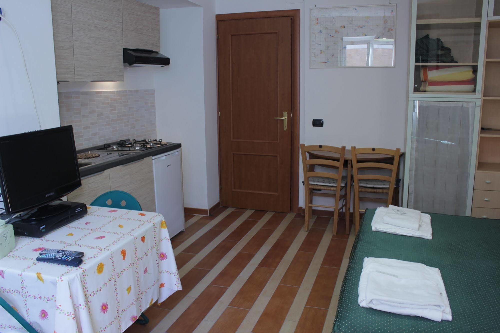 Aparthotel Tourist House Roma Extérieur photo