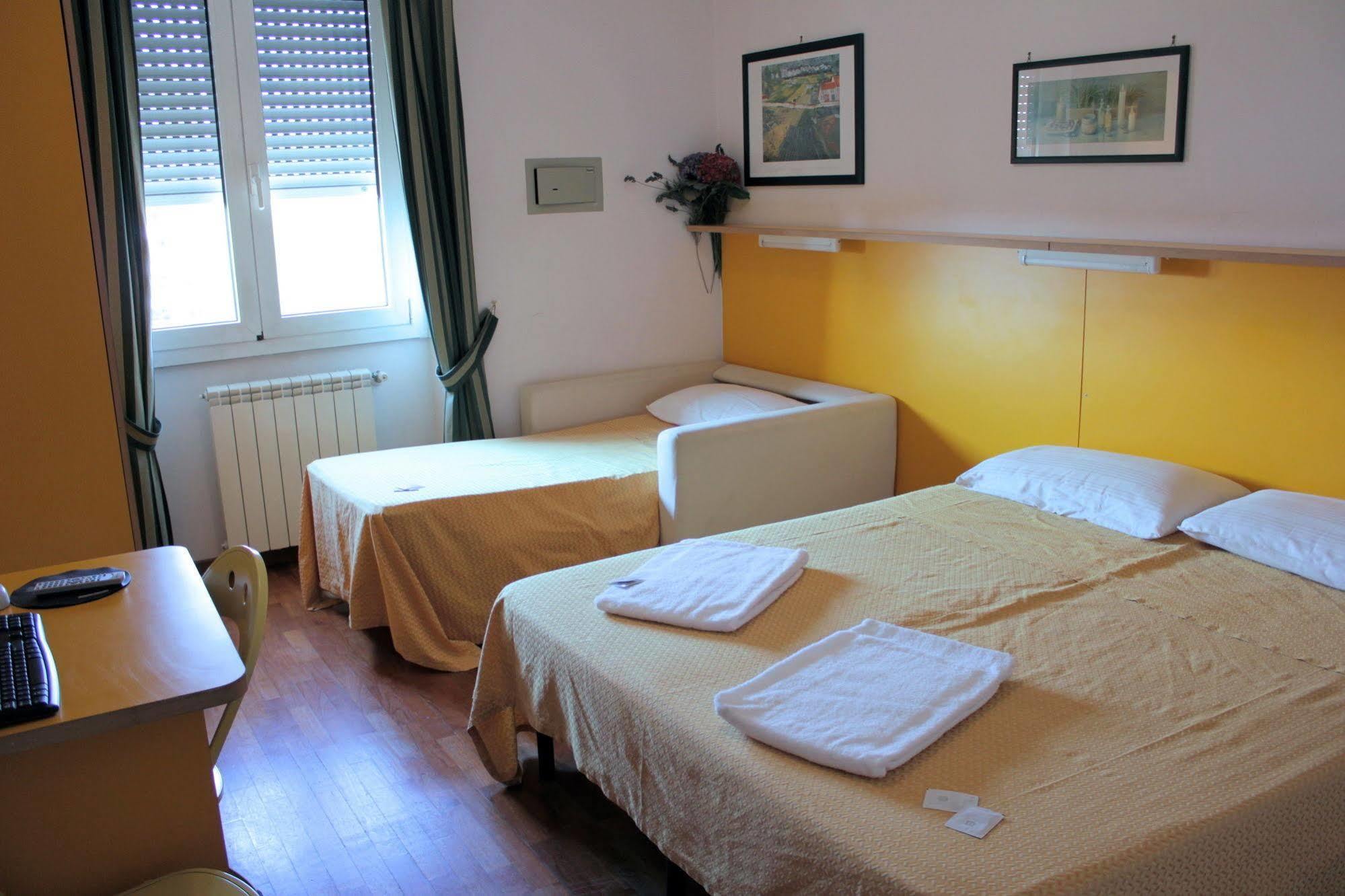 Aparthotel Tourist House Roma Extérieur photo