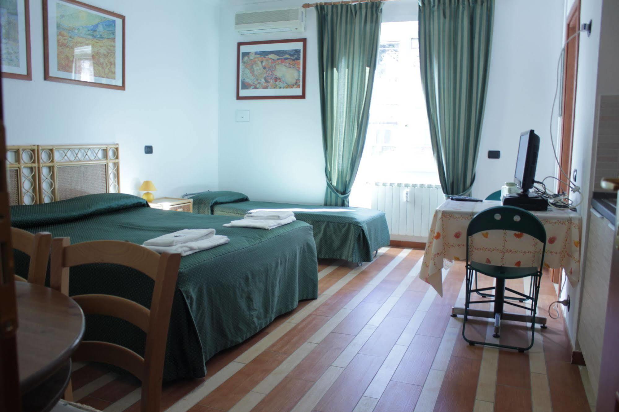 Aparthotel Tourist House Roma Extérieur photo