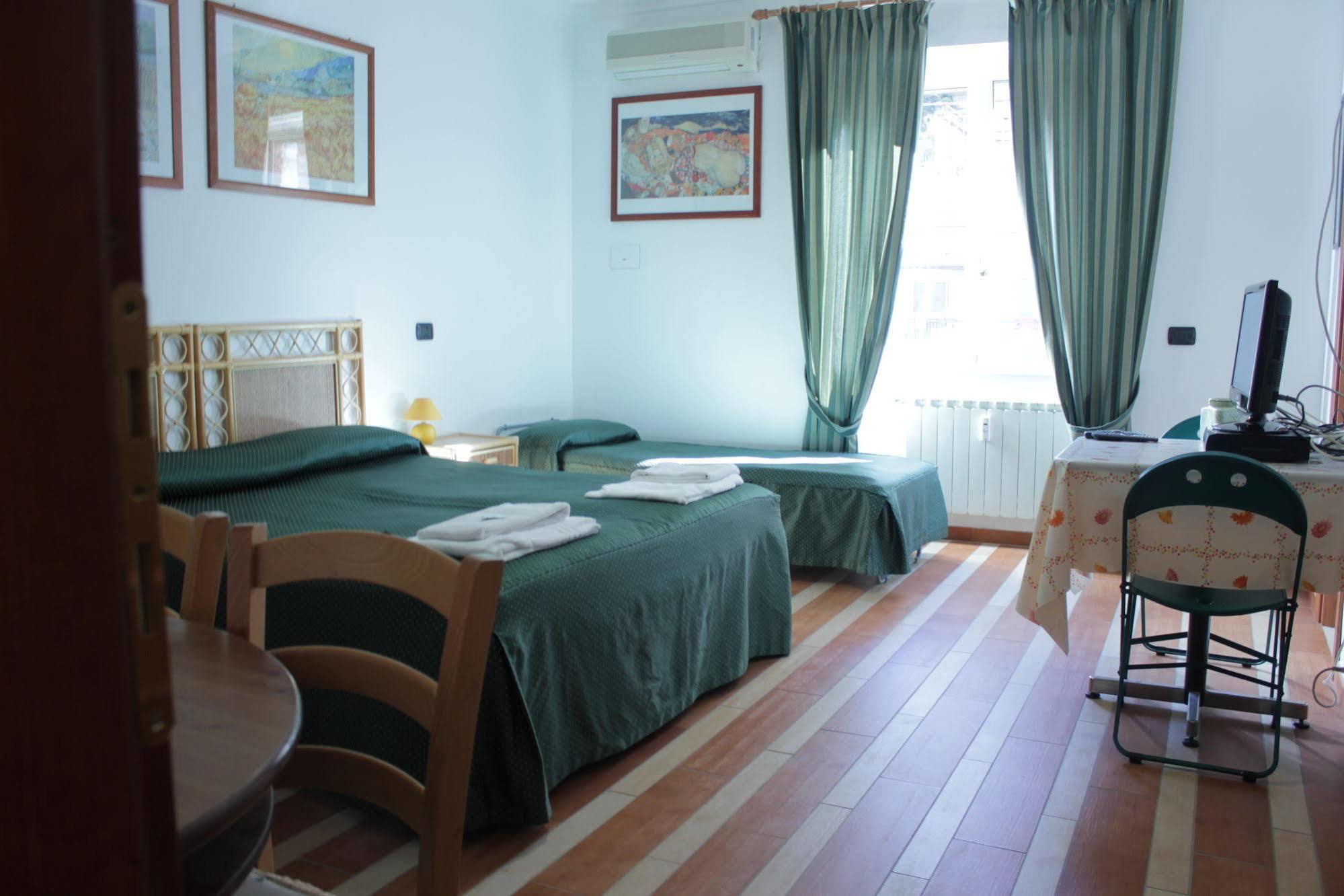 Aparthotel Tourist House Roma Extérieur photo