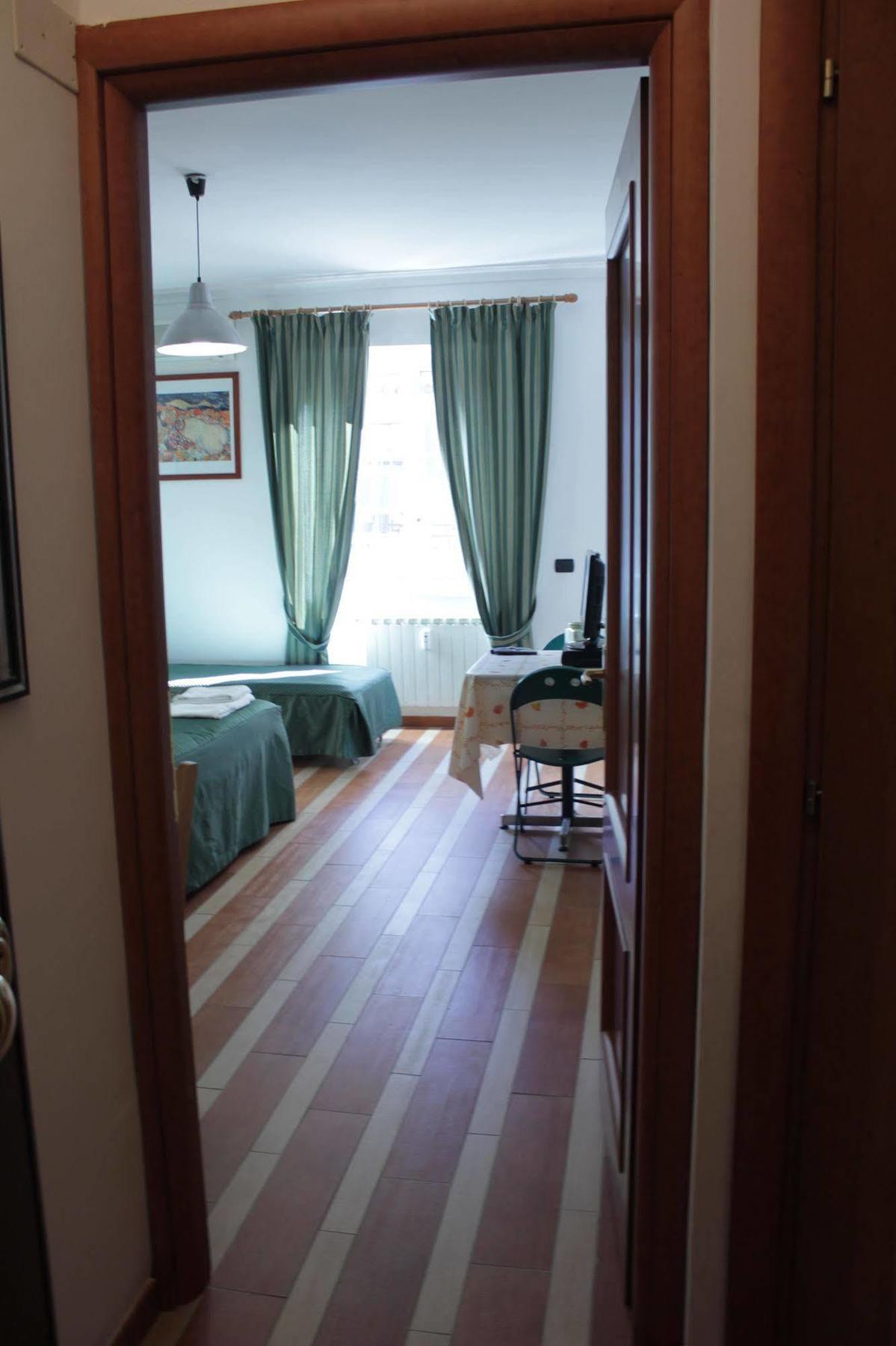 Aparthotel Tourist House Roma Extérieur photo